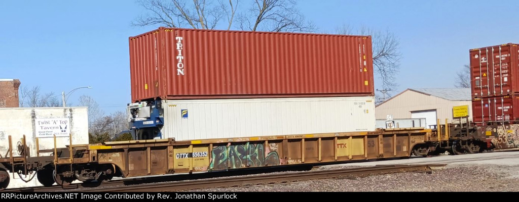 DTTX 656352 and two containers